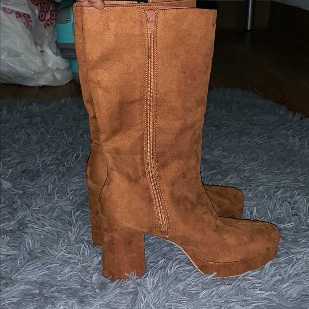 Foxy Suede Brown Boots!